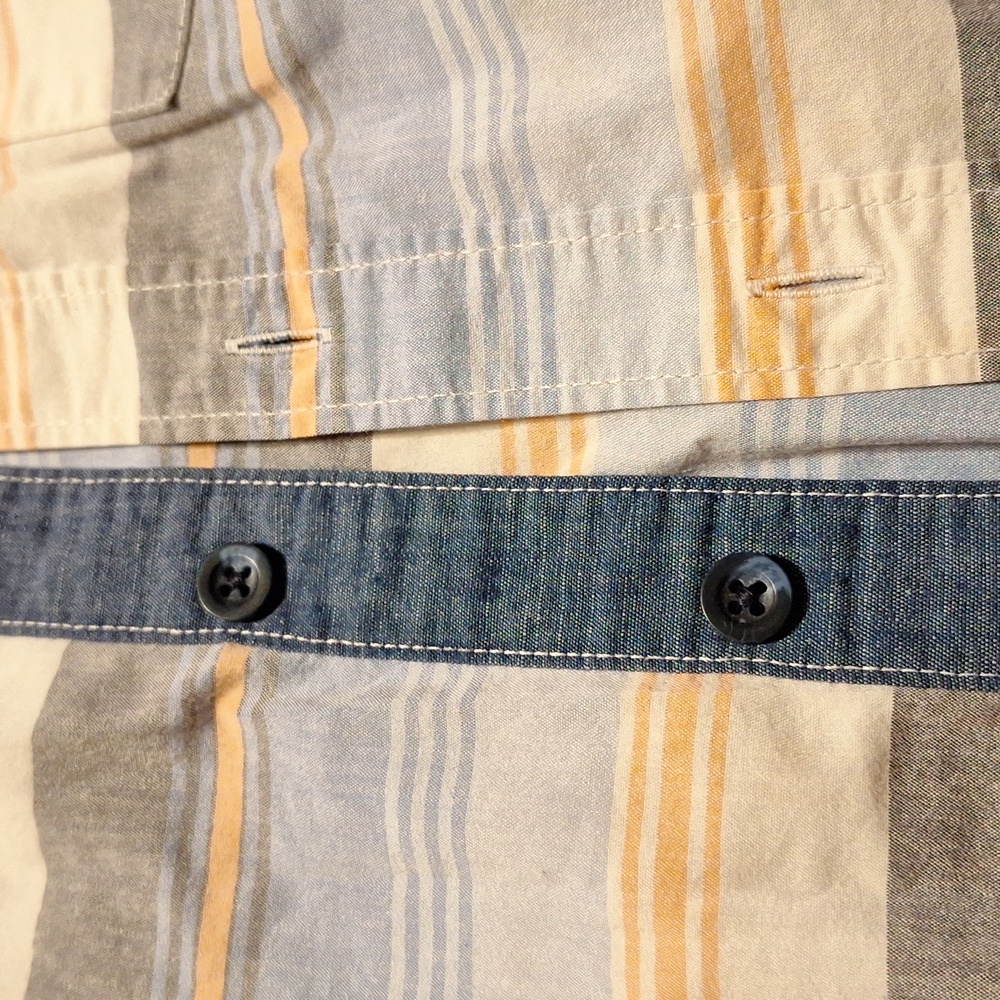 Wrangler button down - Picture 4 of 4